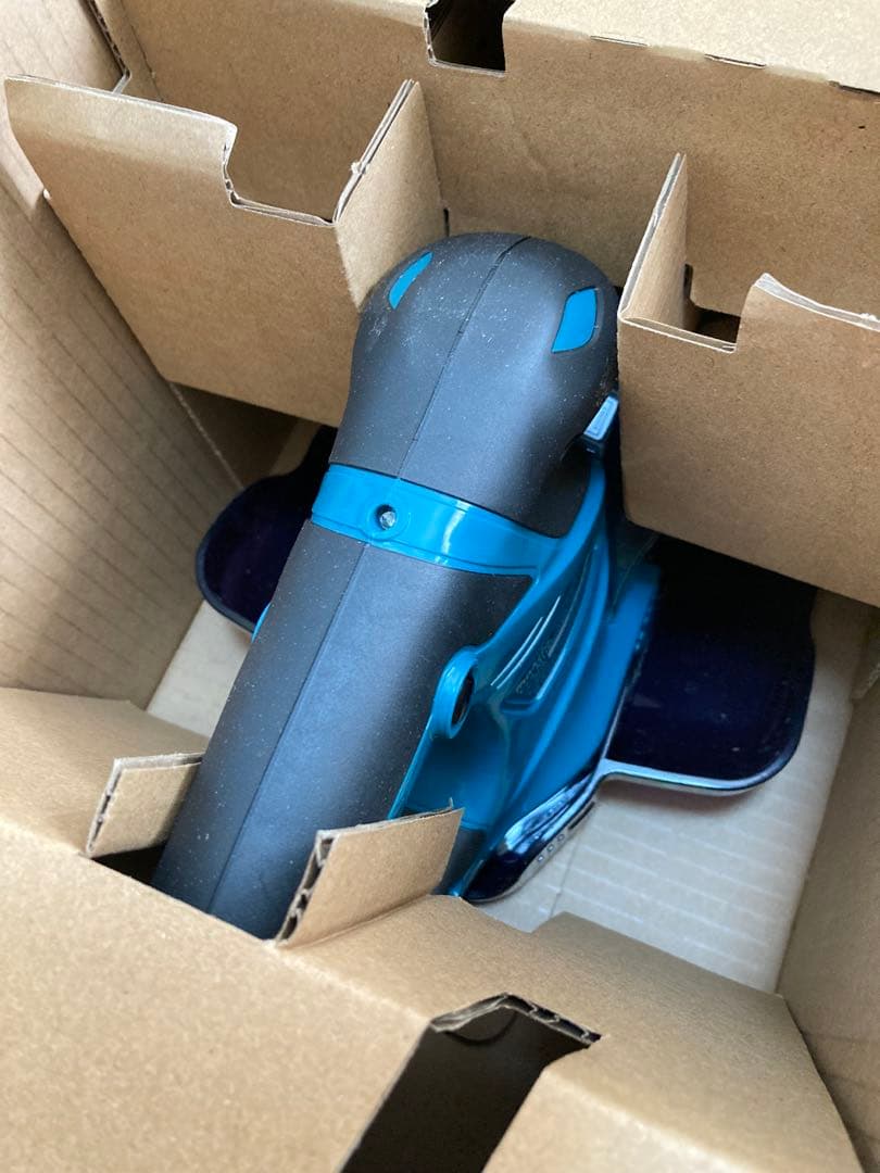 Makita 充電式芝刈り機 MUM604DZ【新品未使用】