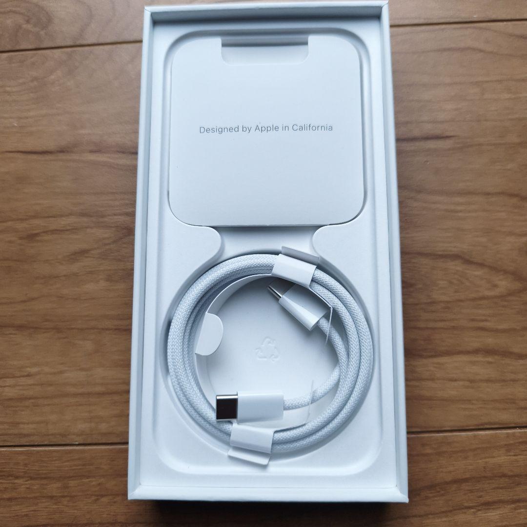 Apple iPhone 15 Pro ナチュラルチタニウム 本体