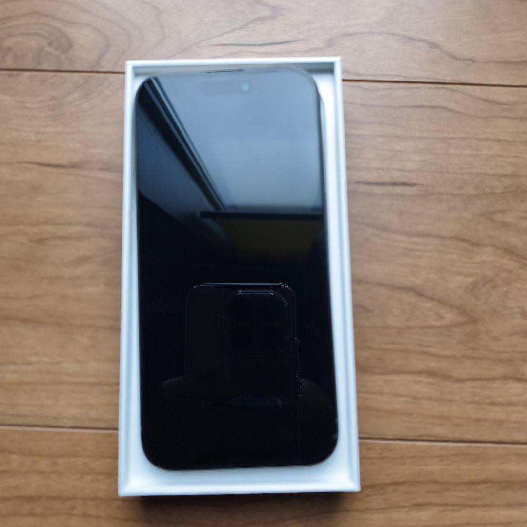 Apple iPhone 15 Pro ナチュラルチタニウム 本体