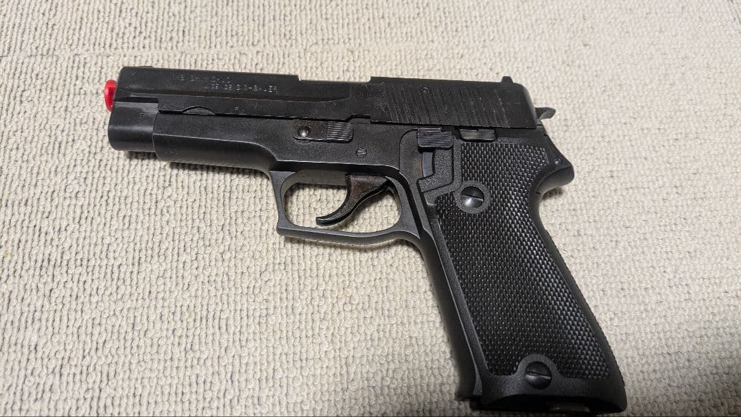 SIG SAUER P220 9mm ガスガン 陸上自衛隊仕様 箱付き