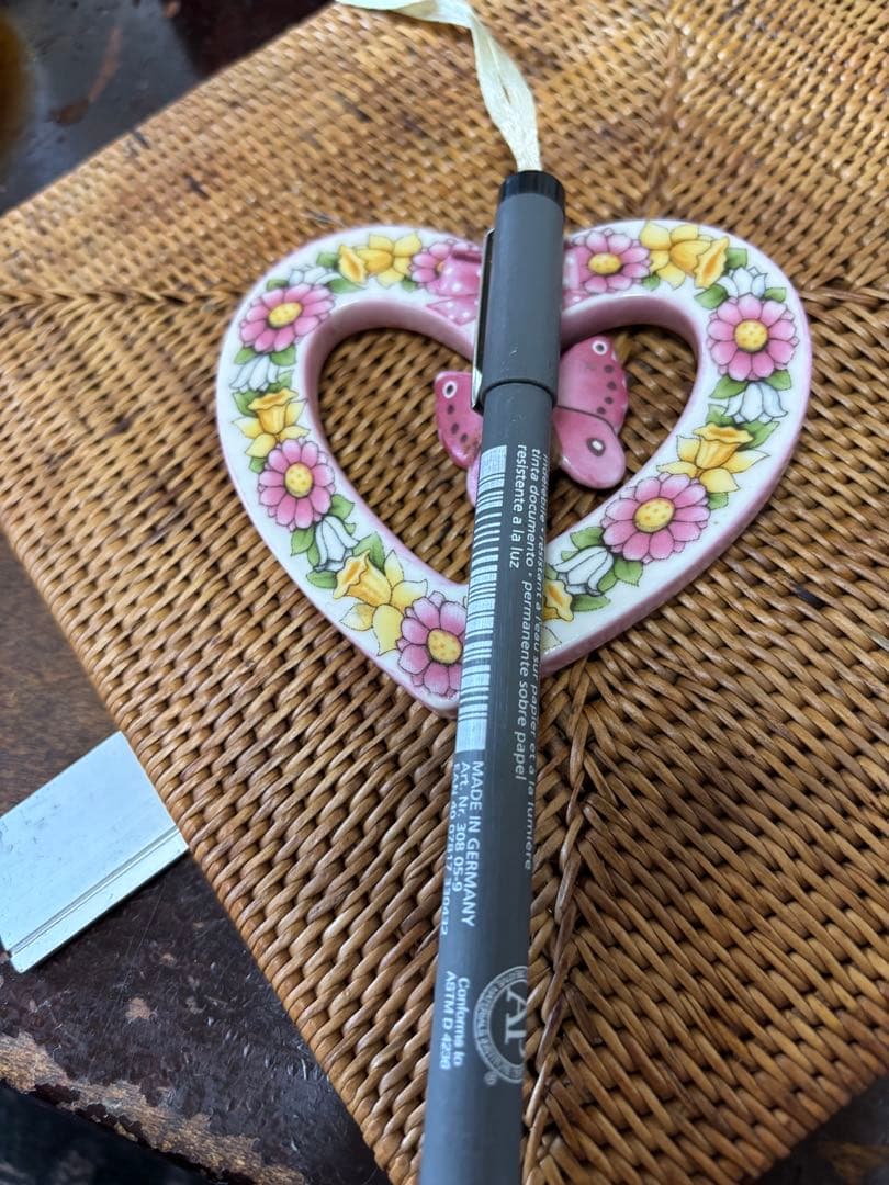 ビレロイ　ボッホ　陶器壁掛け　蝶々