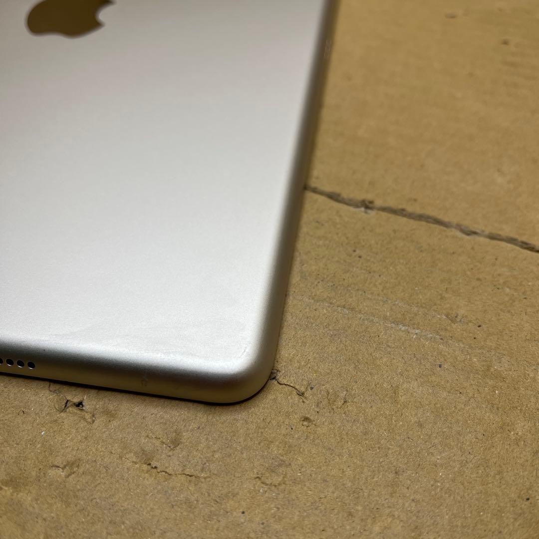 Apple iPad (第７世代) Wi-Fi 32GB シルバー