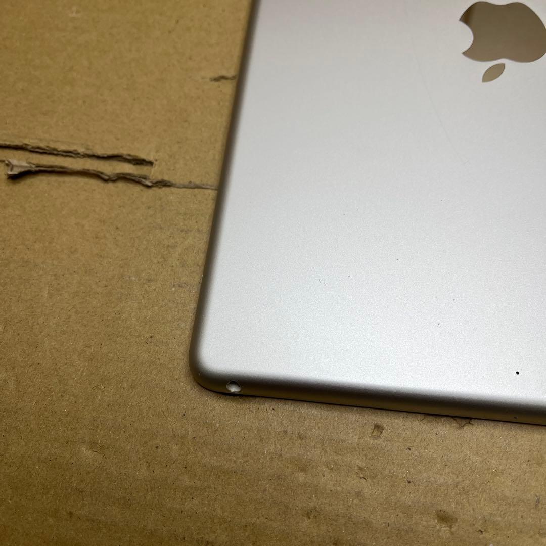 Apple iPad (第７世代) Wi-Fi 32GB シルバー