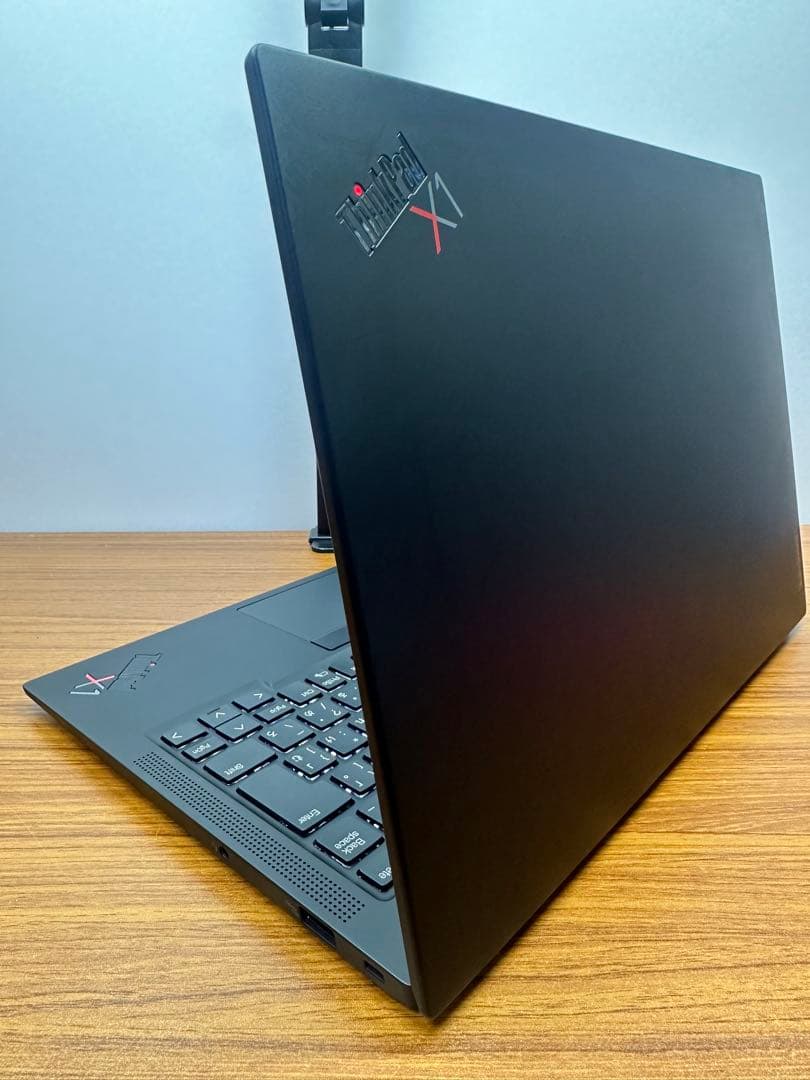 Windowsノート本体 4.Lenovo X1 Carbon Gen9 i5-1135G7 32Gb