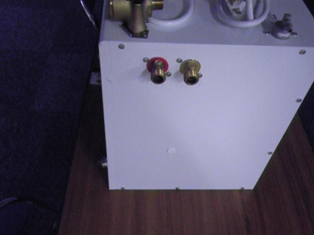 INAX 小型電気温水器　ＥＨＰＮ-ＣＢ12Ｖ４　1台セット
