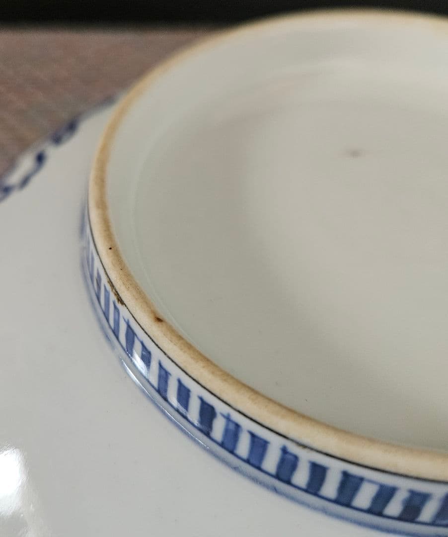 名品❗】 江戸時代後期　後期鍋島　藍鍋島　花に唐草文　径約20.9cm　櫛高台皿