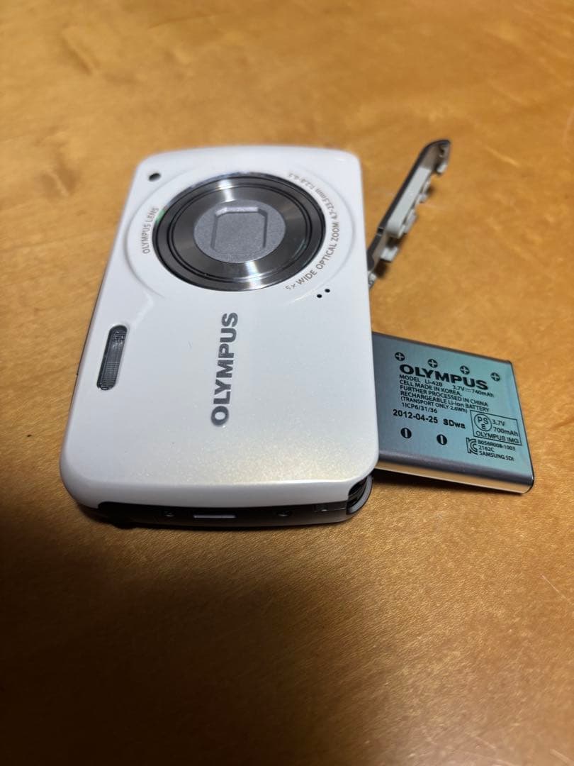 OLYMPUS オリンパス VH-210 ホワイト デジカメ