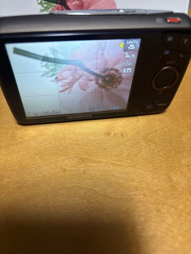 OLYMPUS オリンパス VH-210 ホワイト デジカメ