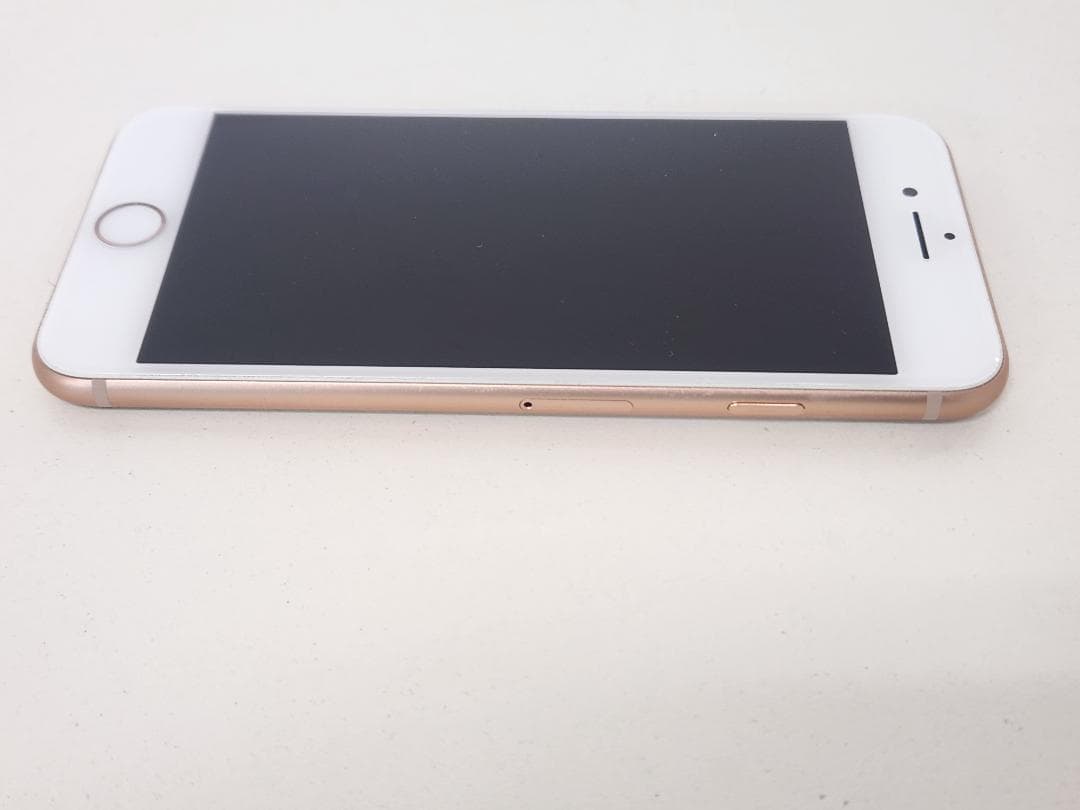 SIMフリー　iPhone8　64GB　美品