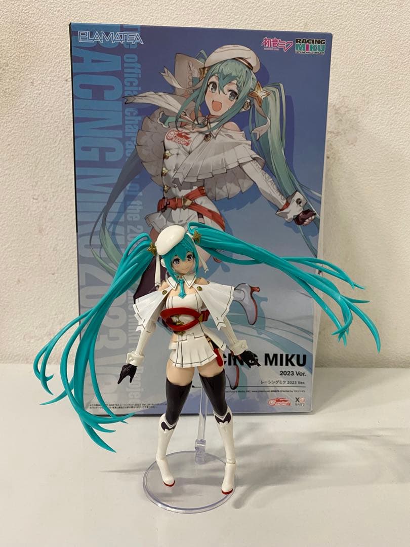 ID8731: 4体セット 初音ミク レーシングミク フィギュア 2023