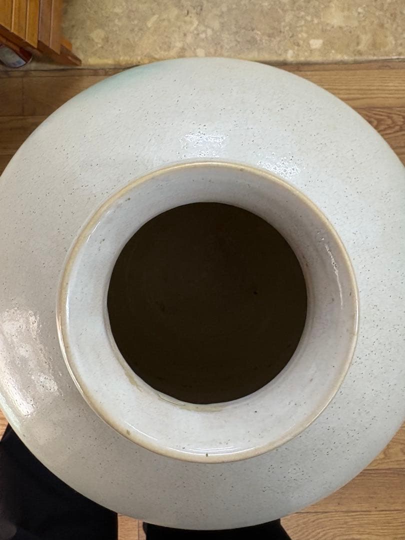 【九谷焼】？！大壺 白磁 丸壺 花瓶 飾壺 銘あり 直径約28cm 伝統工芸