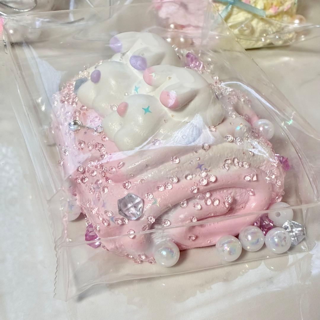 キラキラ先生 豆腐感うさぎ&回転クリーム&いちごスフレ 海外スクイーズ