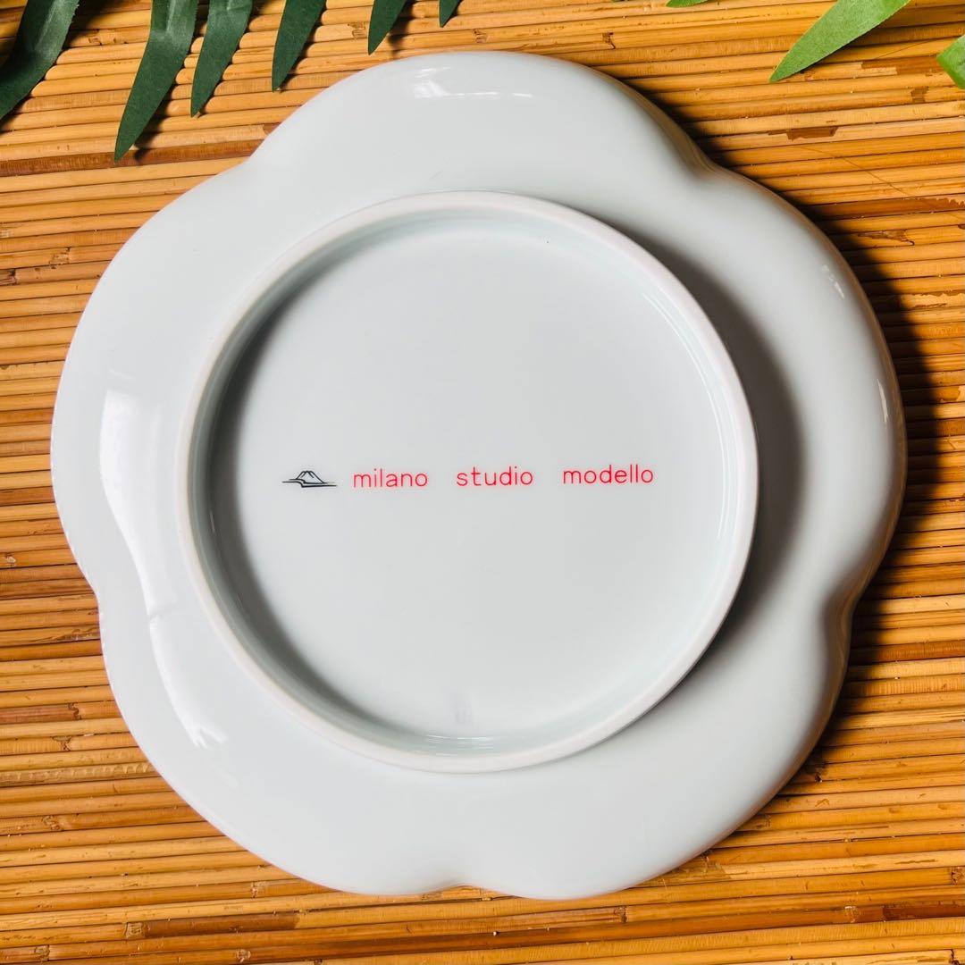 milano studio modello 花びら型皿 白