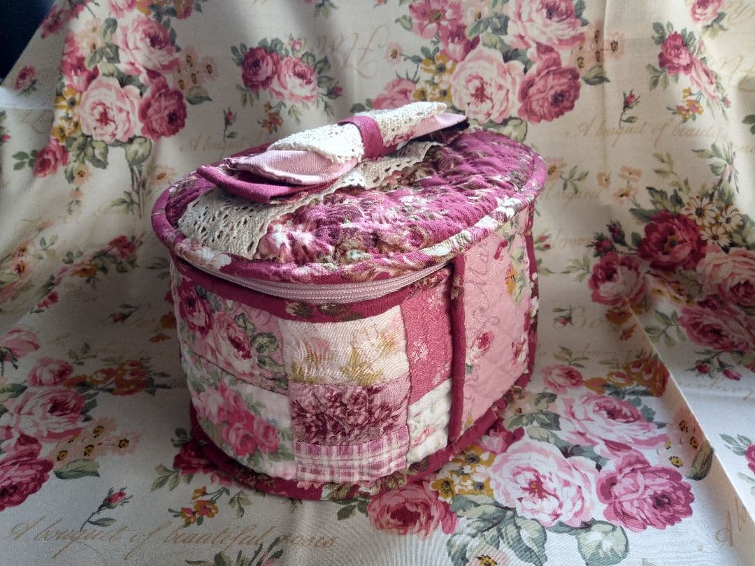 ハンドメイド　パッチワークポーチ　バニティ　ローズ　ピンク　マニー　ピンクハウス