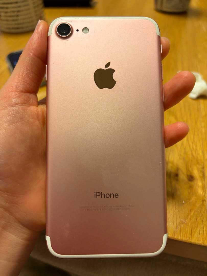 iPhone 7 ローズゴールド 本体