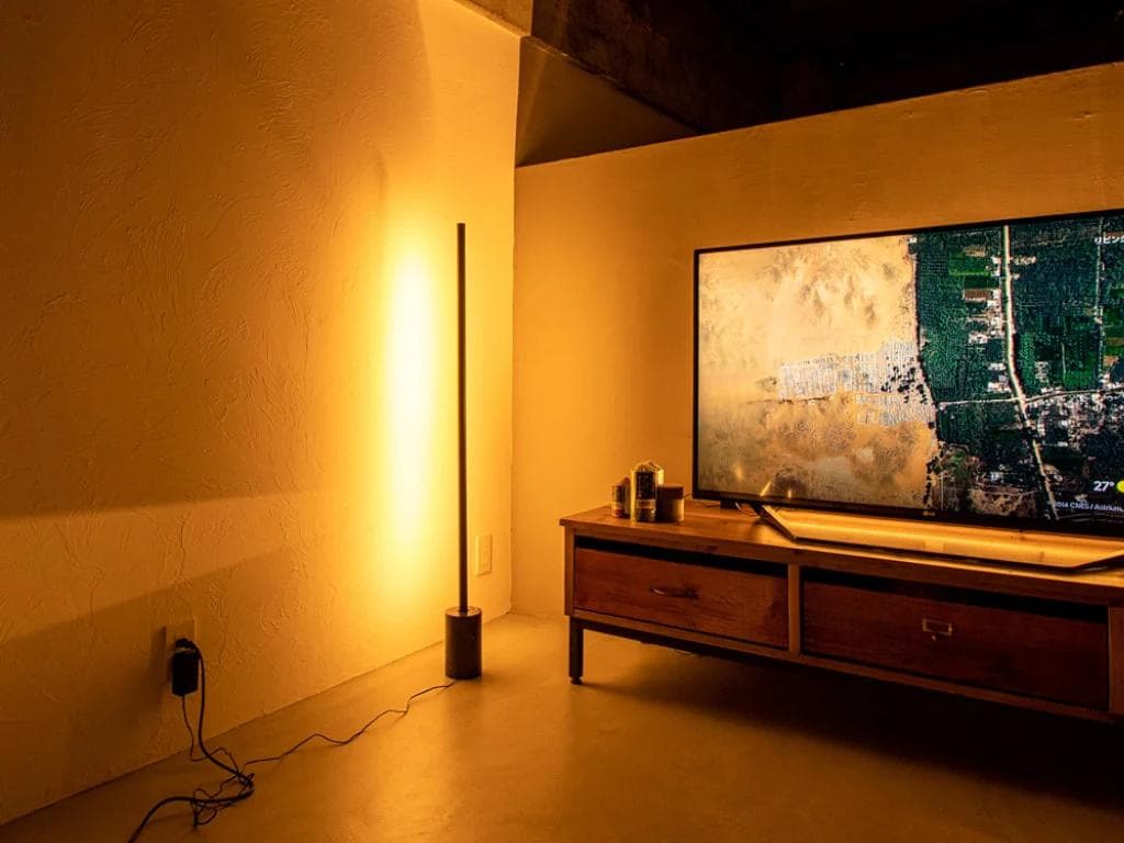 gram eight：LEDバーライト 縦置きベースセット＜ブラック＞