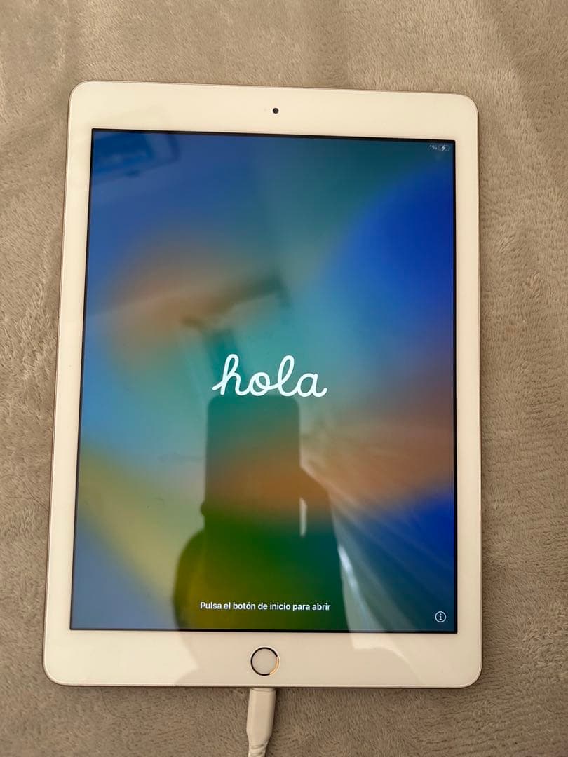 Apple iPad ゴールド 第5世代のiPad