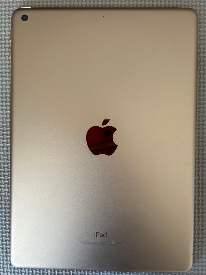 Apple iPad ゴールド 第5世代のiPad