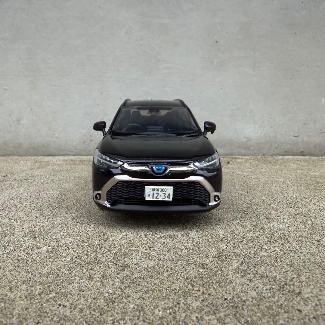 1/30 トヨタ カローラクロス カラーサンプル ミニカー