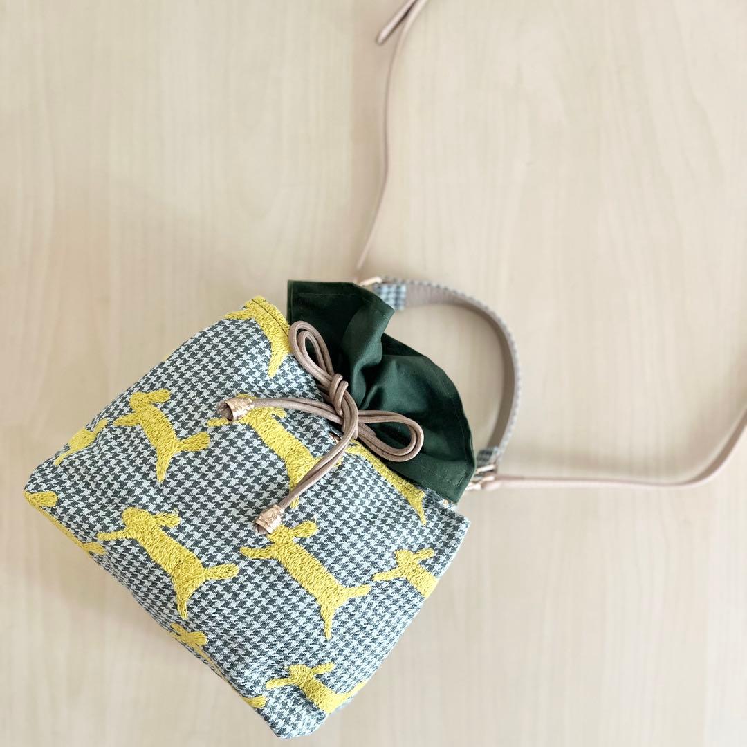 は*こ様 ⭐︎runrunrun 持ち手付きのあおり巾着ショルダーバッグ　MM6