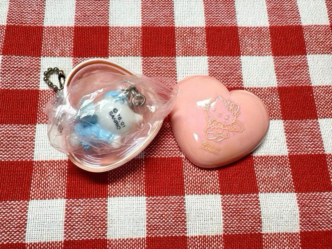 激レア　平成レトロ　2001年　エンジェルキティ　ハート型　マスコットチャーム