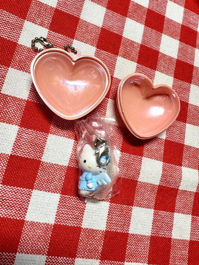 激レア　平成レトロ　2001年　エンジェルキティ　ハート型　マスコットチャーム