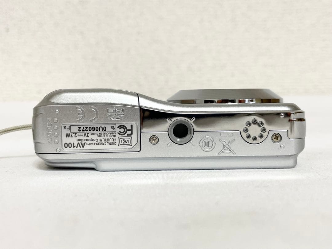 【極美品・完動品】　FUJIFILM FINEPIX AV100 動作確認済