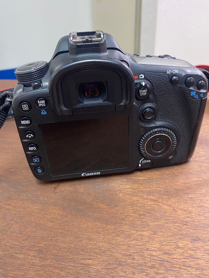 Canon EOS 7D デジタル一眼レフカメラ DS126251