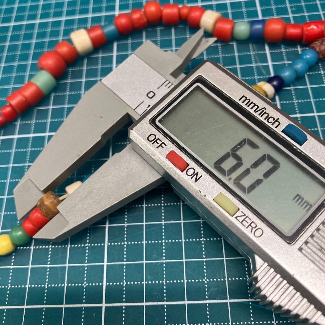 アフリカのアンティークビーズネックレス(希少品、一点物)全長約52センチ