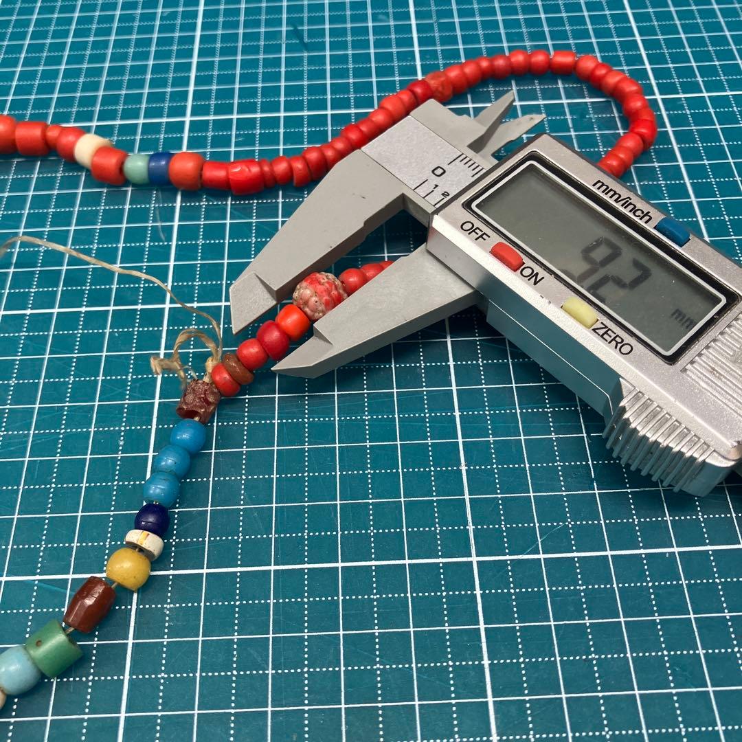 アフリカのアンティークビーズネックレス(希少品、一点物)全長約52センチ