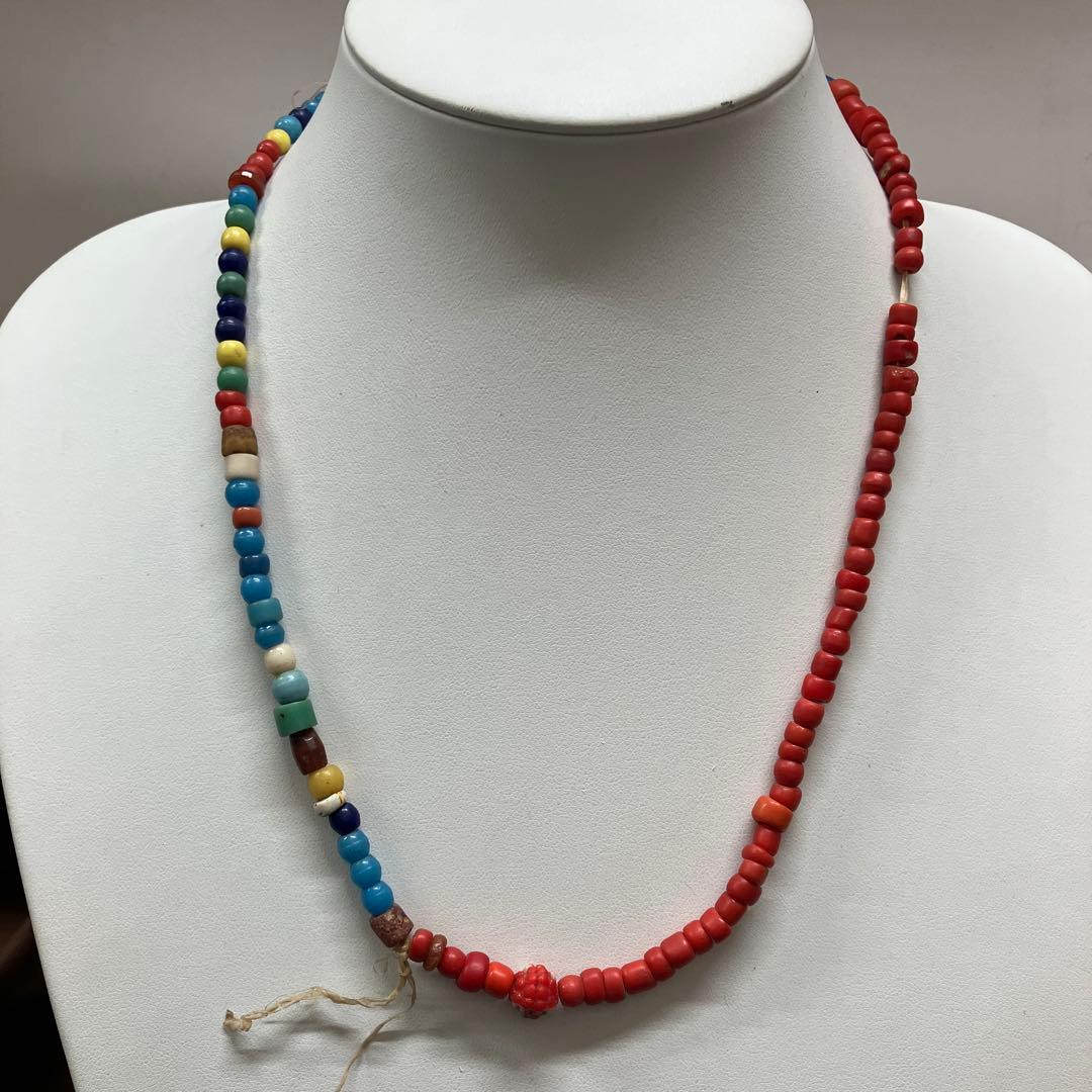 アフリカのアンティークビーズネックレス(希少品、一点物)全長約52センチ
