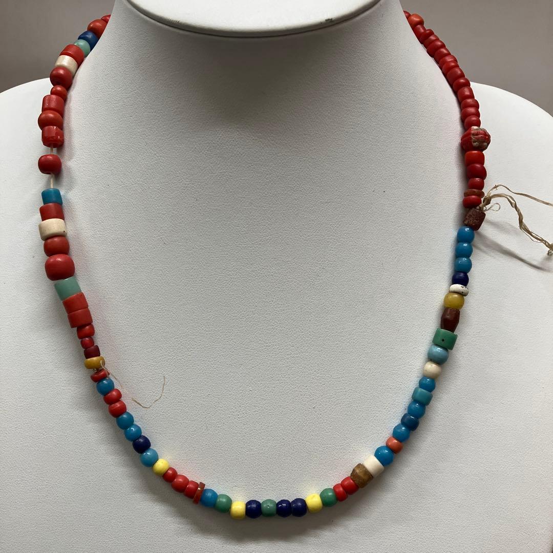 アフリカのアンティークビーズネックレス(希少品、一点物)全長約52センチ