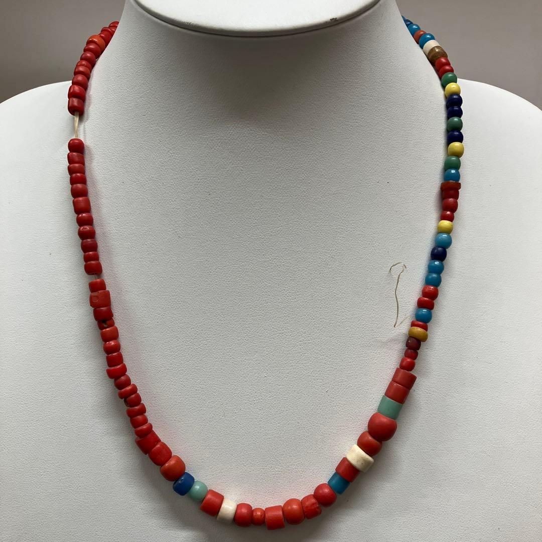 アフリカのアンティークビーズネックレス(希少品、一点物)全長約52センチ