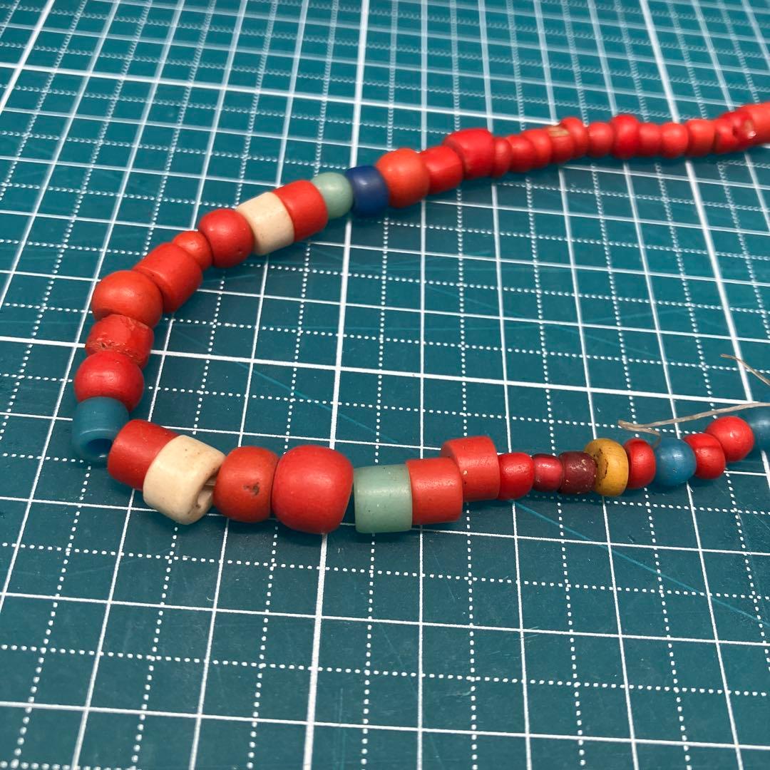 アフリカのアンティークビーズネックレス(希少品、一点物)全長約52センチ