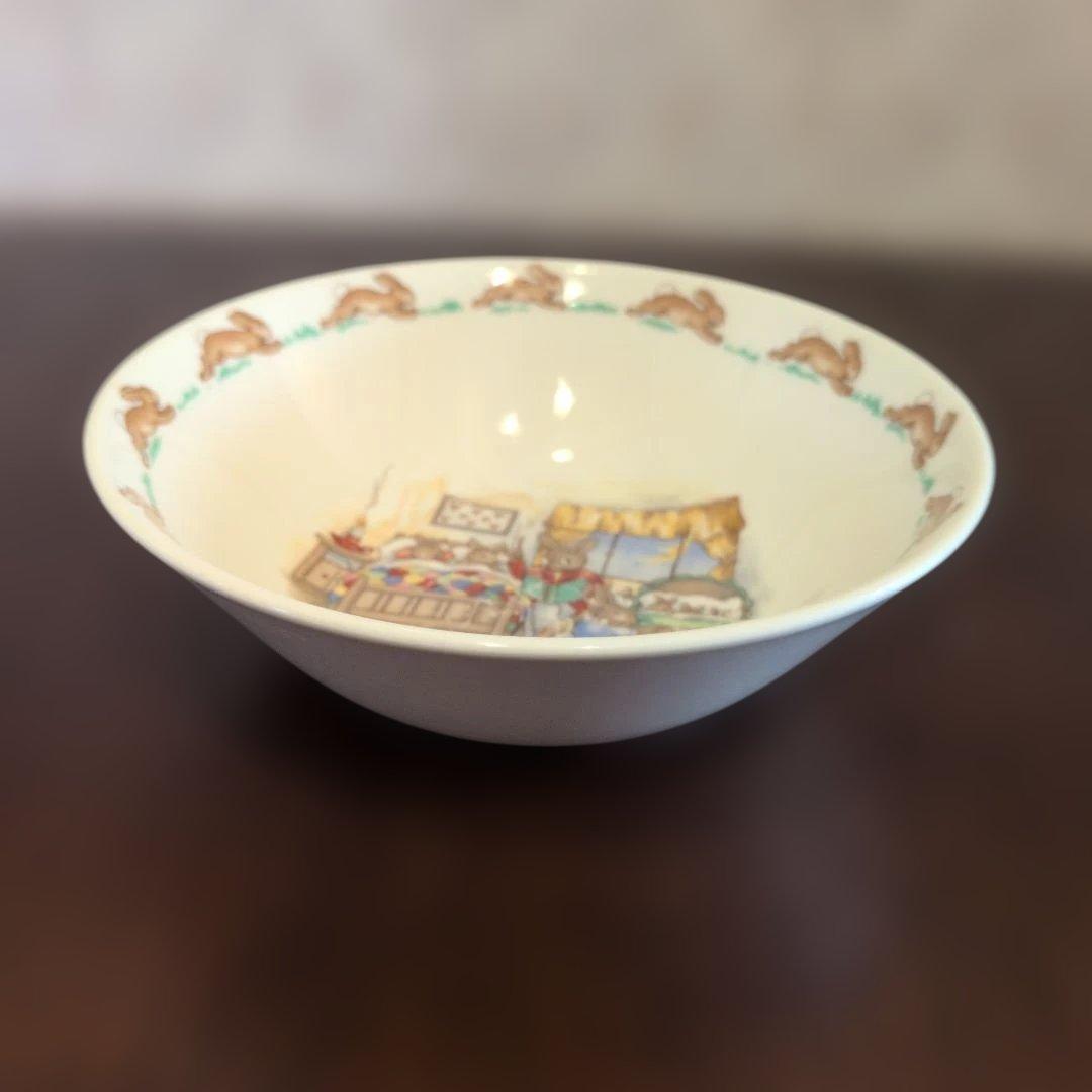 〈ゴールデン・ジュブリー・セレブレーション・プレート〉＆〈バニキンズ〉セット