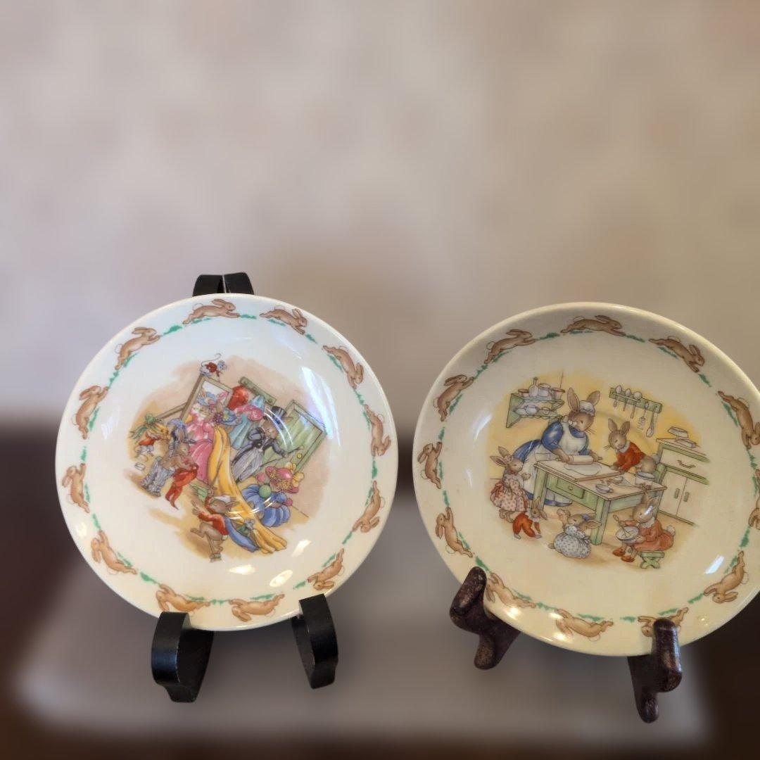 〈ゴールデン・ジュブリー・セレブレーション・プレート〉＆〈バニキンズ〉セット