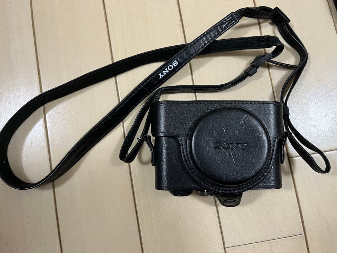 SONYデジカメ RX100III DSC-RX100M3 （純正ケース付き