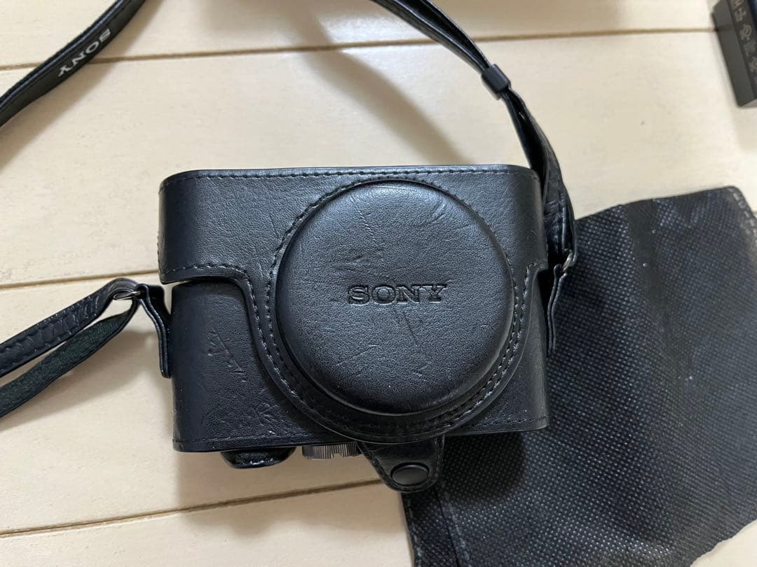 SONYデジカメ RX100III DSC-RX100M3 （純正ケース付き