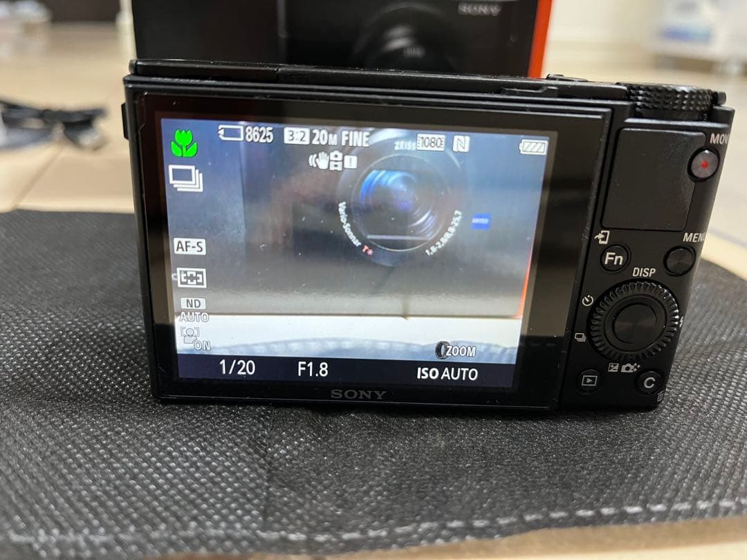 SONYデジカメ RX100III DSC-RX100M3 （純正ケース付き