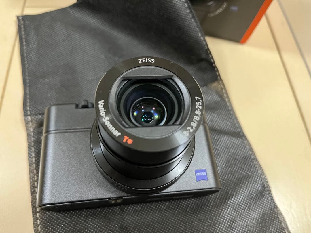 SONYデジカメ RX100III DSC-RX100M3 （純正ケース付き