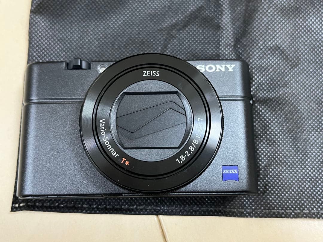 SONYデジカメ RX100III DSC-RX100M3 （純正ケース付き