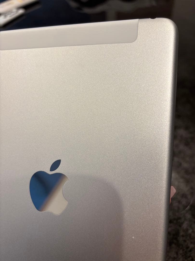 美品 iPad Mini 第4世代 128GB Wi-Fi + Cellular