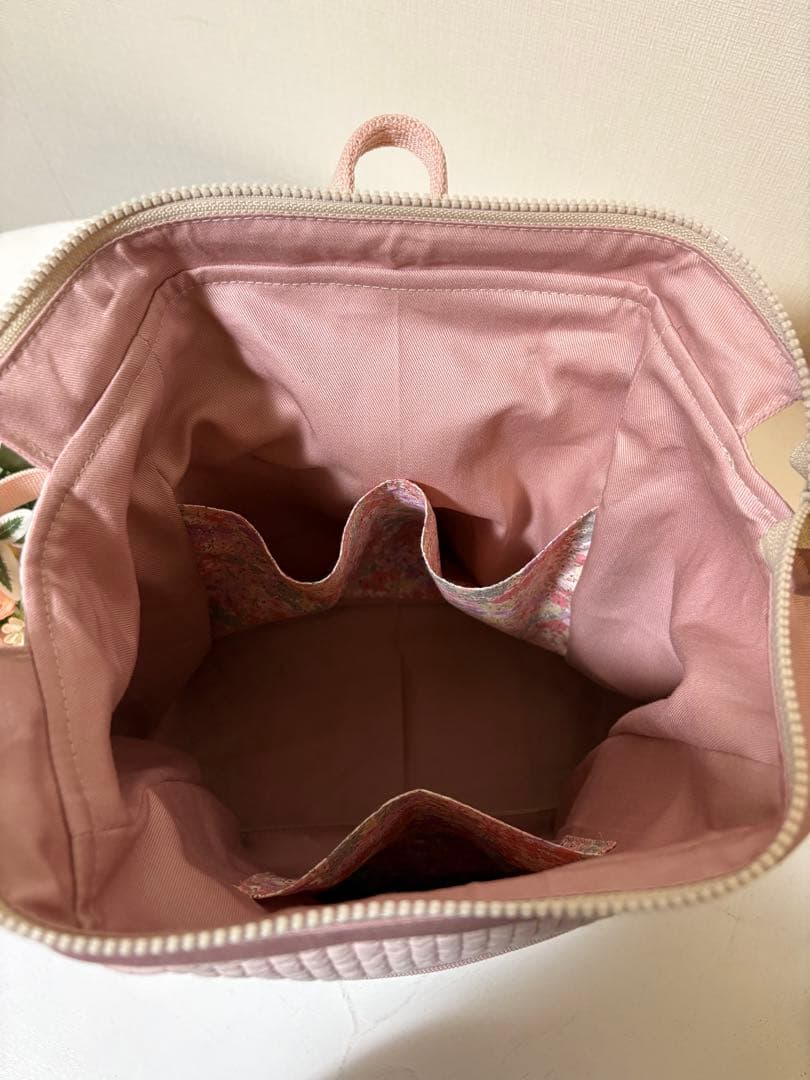 大人のリュック　　ヌビ　ピンク系