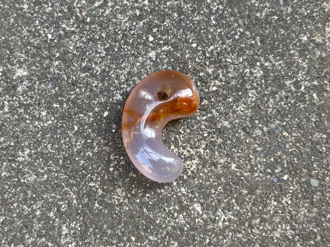 青森産　紫メノウ勾玉　錦石