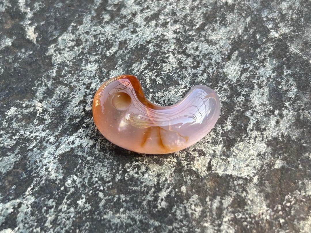 青森産　紫メノウ勾玉　錦石