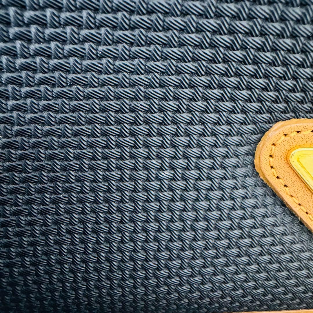 ✨YVES SAINT LAURENT✨ロゴプレート✨ネイビー✨ショルダーバッグ