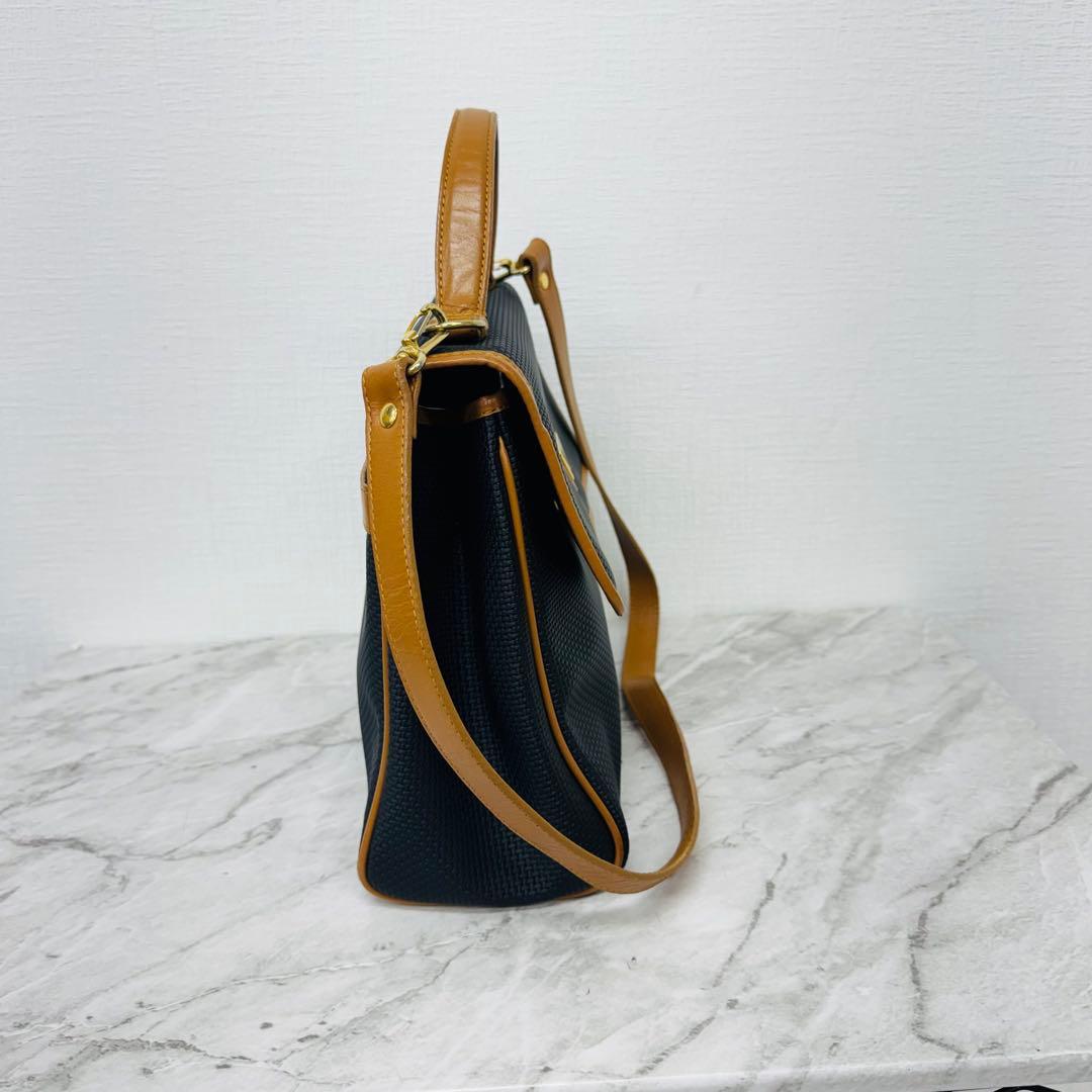 ✨YVES SAINT LAURENT✨ロゴプレート✨ネイビー✨ショルダーバッグ