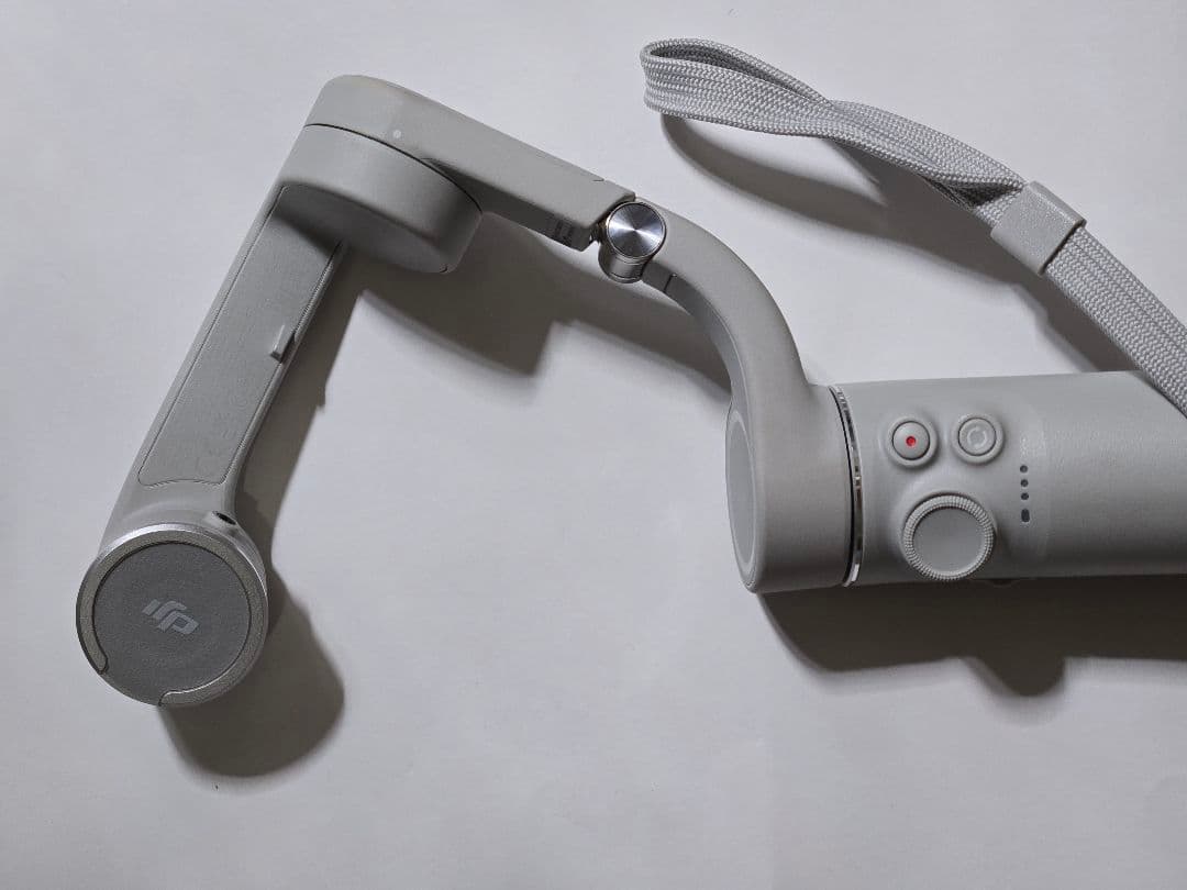 DJI OM 5 スマートフォン用ジンバルスタビライザー 最終値下げ