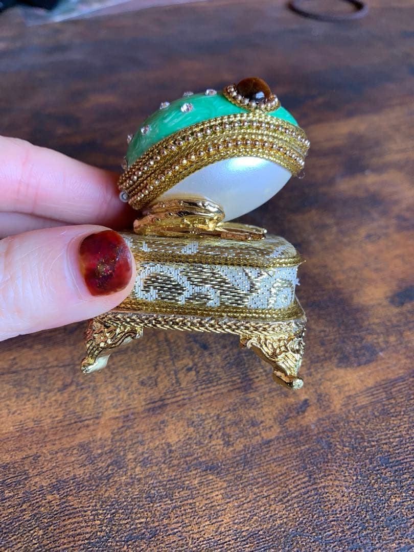 エッグアート　カエル