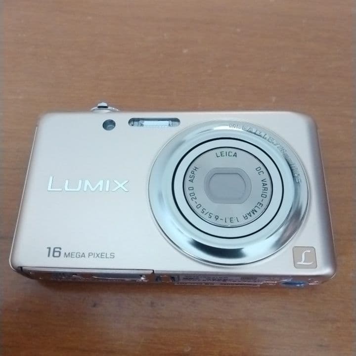 パナソニック LUMIX DMC-FH7 16MP